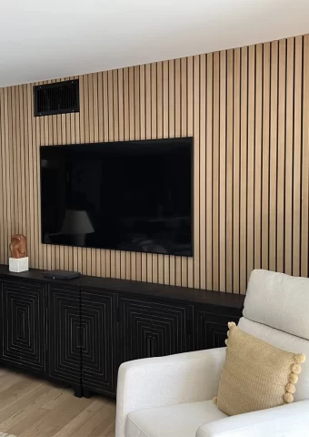 Boynton Beach: Bespoke Wooden Slat Media Wall